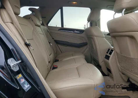 2015 Mercedes-Benz Ml 350 4Matic z USA, uszkodzony, nr VIN 4JGDA5HB8FA442900